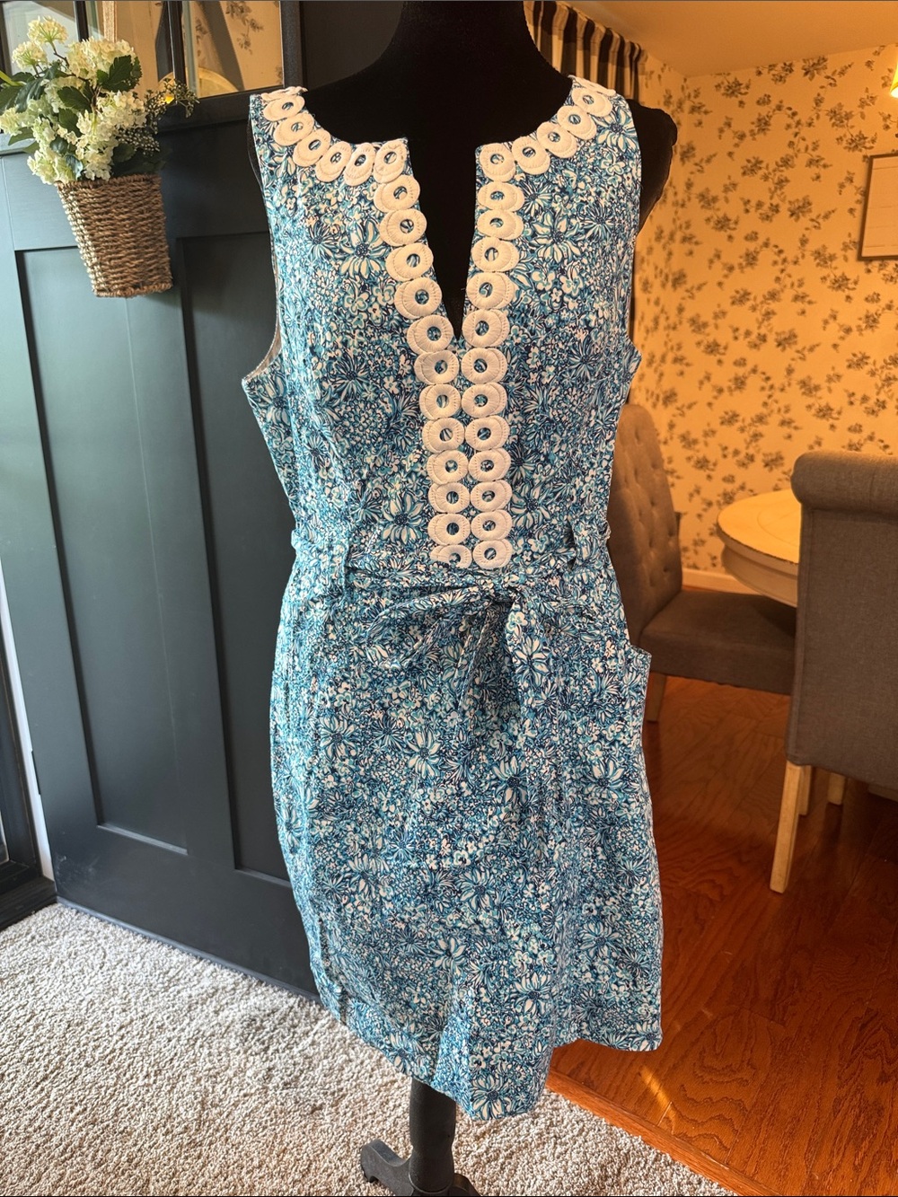 Lilly Pulitzer Gulianna stretch shift dress in Cumulus Blue Blooming Together